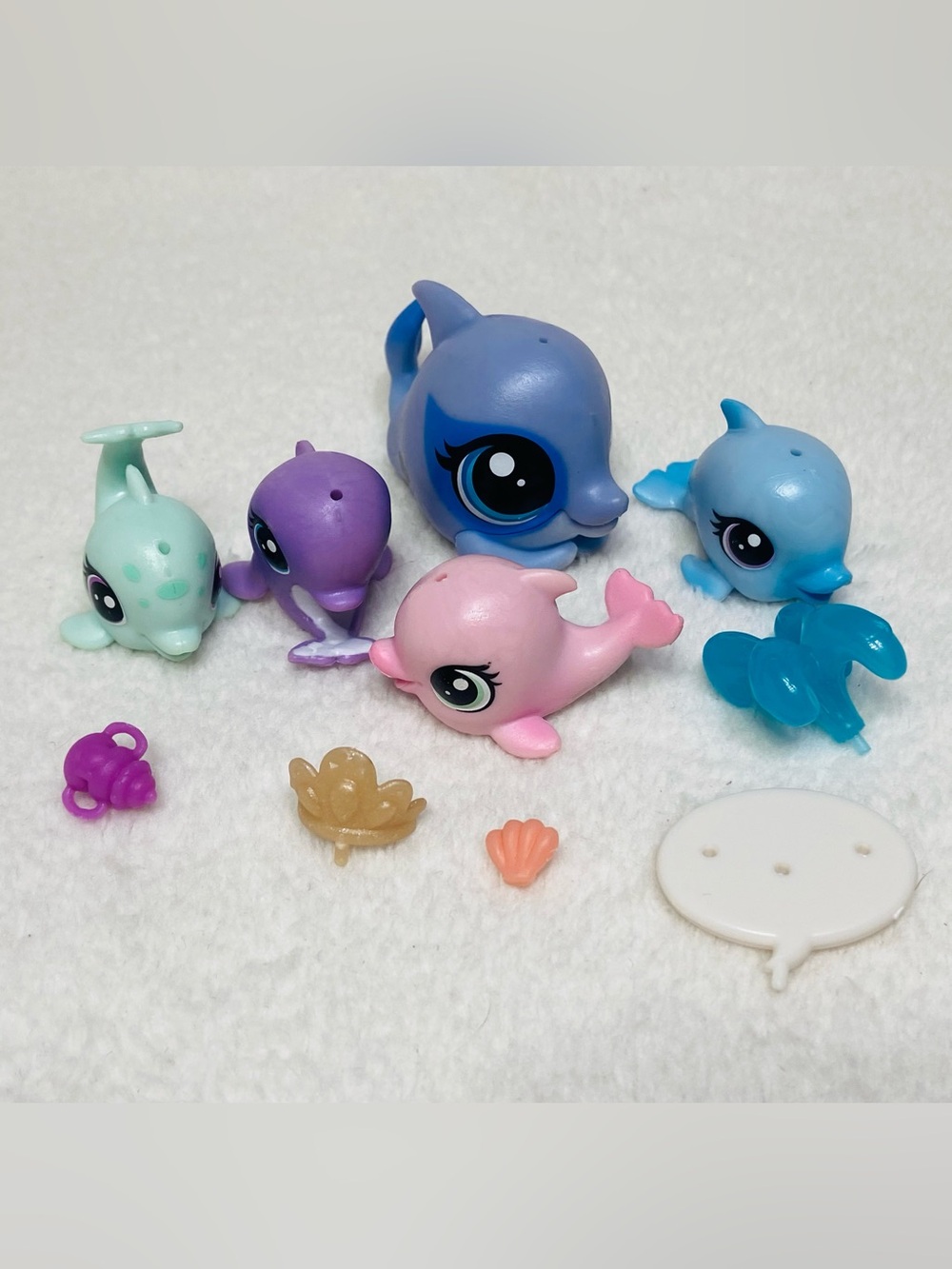 Littlest Pet Shop Mommy Babies Dolphins Mini Pets + Accessories LPS 226-330